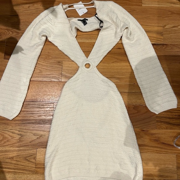 Forever 21 White Bodycon Dress with Plunge Neckline and Bishop Sleeves - Picture 2 of 8